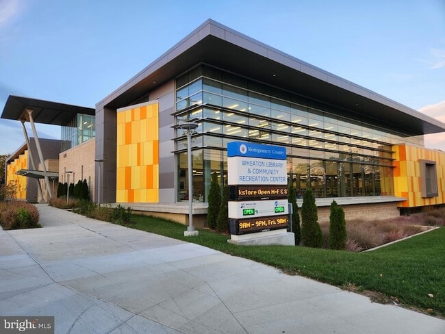 Building Photo - 10823 Bucknell Dr