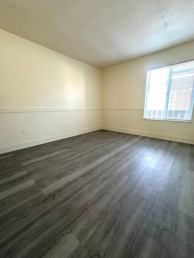 Building Photo - Beautiful home located in Manteca