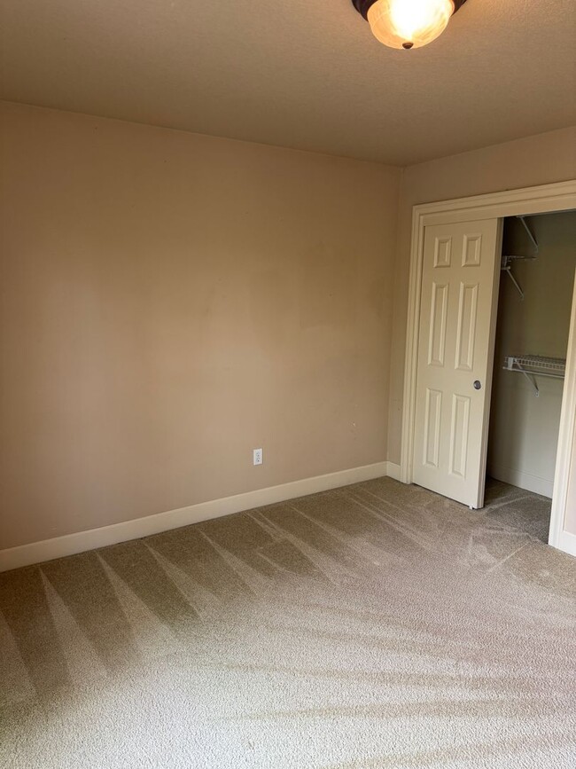 Building Photo - Large Rock Creek Single Family Home