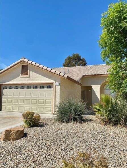 Building Photo - 5441 Cove Point Dr