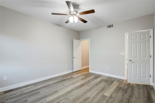 Building Photo - 7701 W Robindale Rd