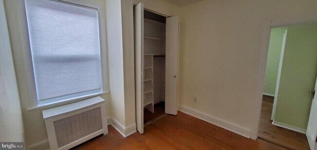 Building Photo - 1033 Jackson St