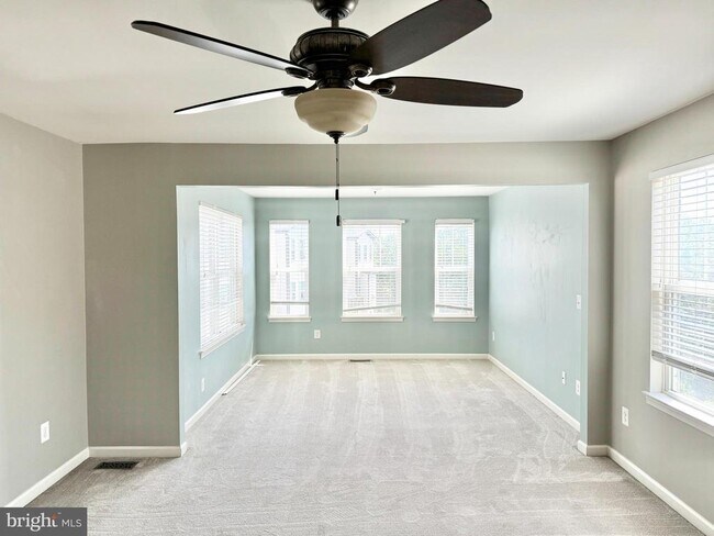 Building Photo - 7 Coulter Ln