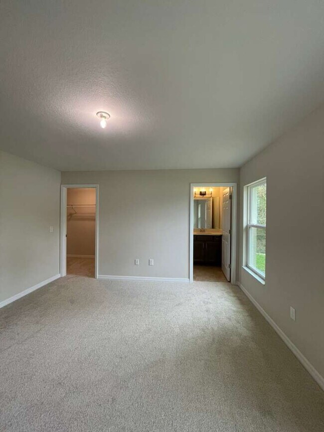 Building Photo - ***Move-in Special rest of April Free rent****Beautiful brand-new construction 3-bedroom, 2-bathr...