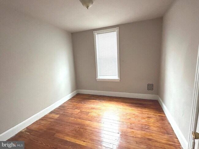 Building Photo - 250 N 52nd St