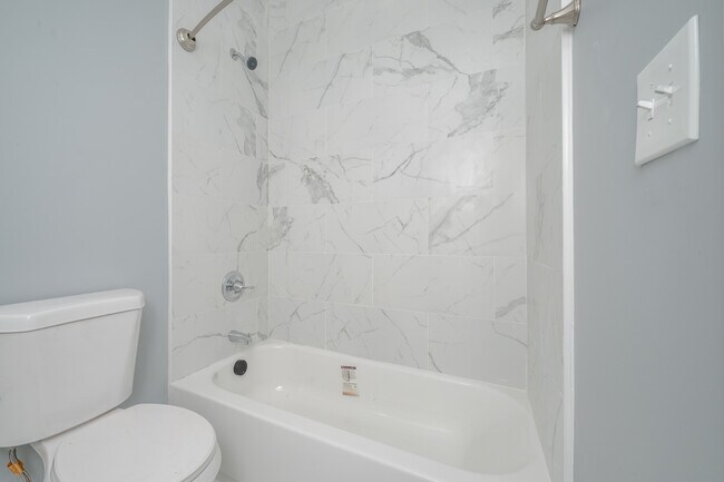 Building Photo - 206 Boundary Dr