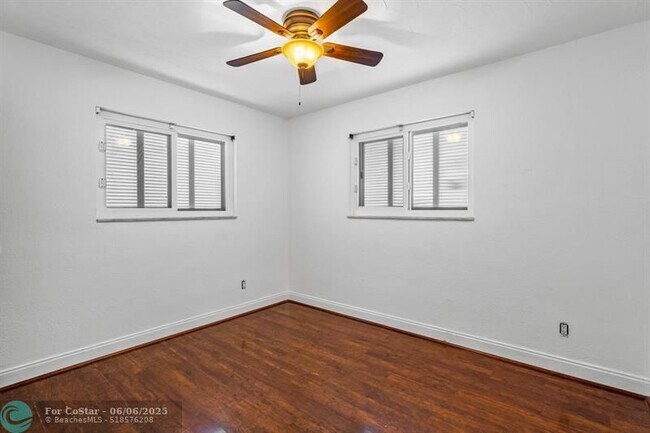 Building Photo - 4528 SW 28th Terrace
