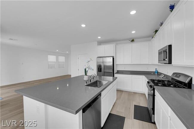 Building Photo - New Construction! Immaculate, 4 bed, 3 bat...