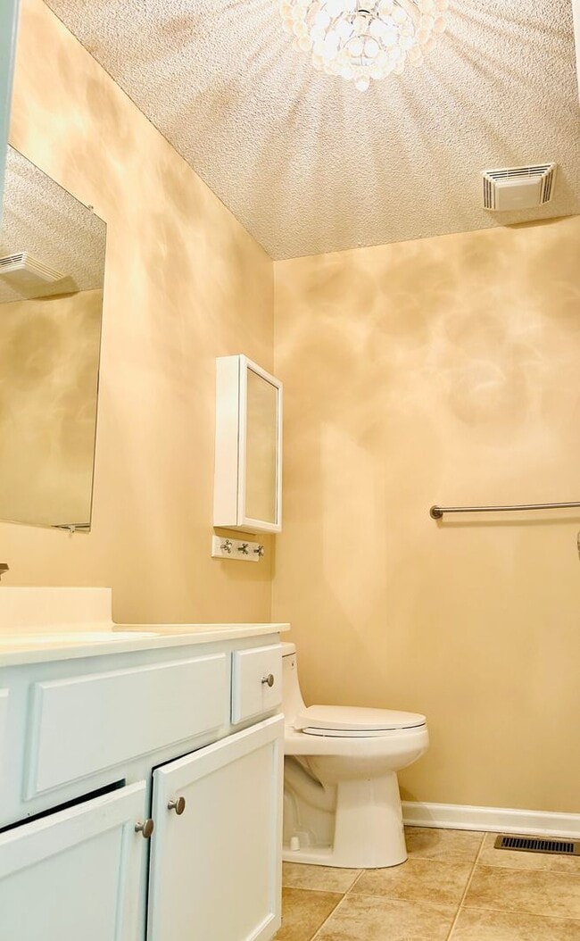 Building Photo - Fresh Updated Interior, Close to Fort Riley