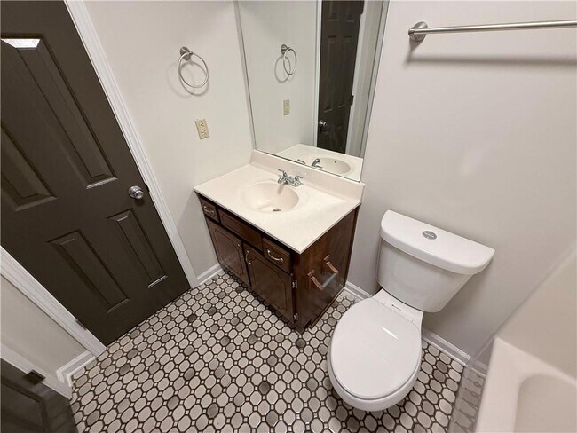 Building Photo - 40 Salem Ridge