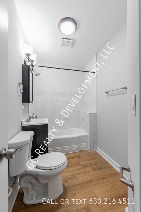Building Photo - 3515 S Lituanica Ave