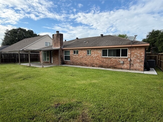 Building Photo - 12719 Huntington Field Dr