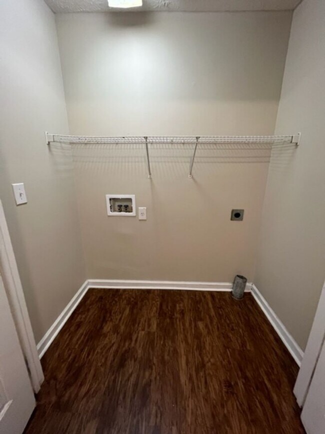 Building Photo - 3 Bedroom, 2 bathroom in Nicholasville!