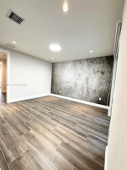 Building Photo - 10560 NW 63rd Terrace
