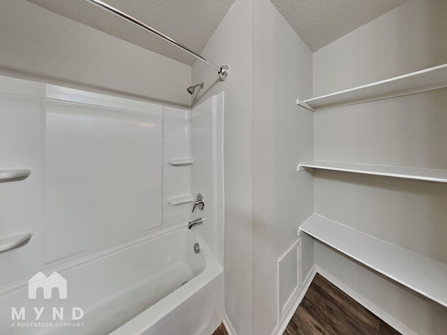 Building Photo - 307 Westwood Dr