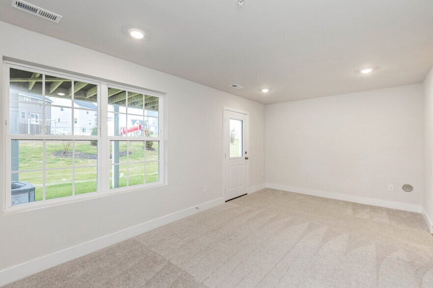 Building Photo - 2273 Marcy Dr