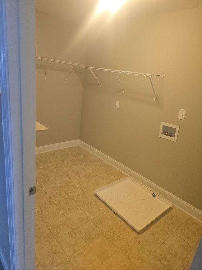 Building Photo - The Manors at White Knoll