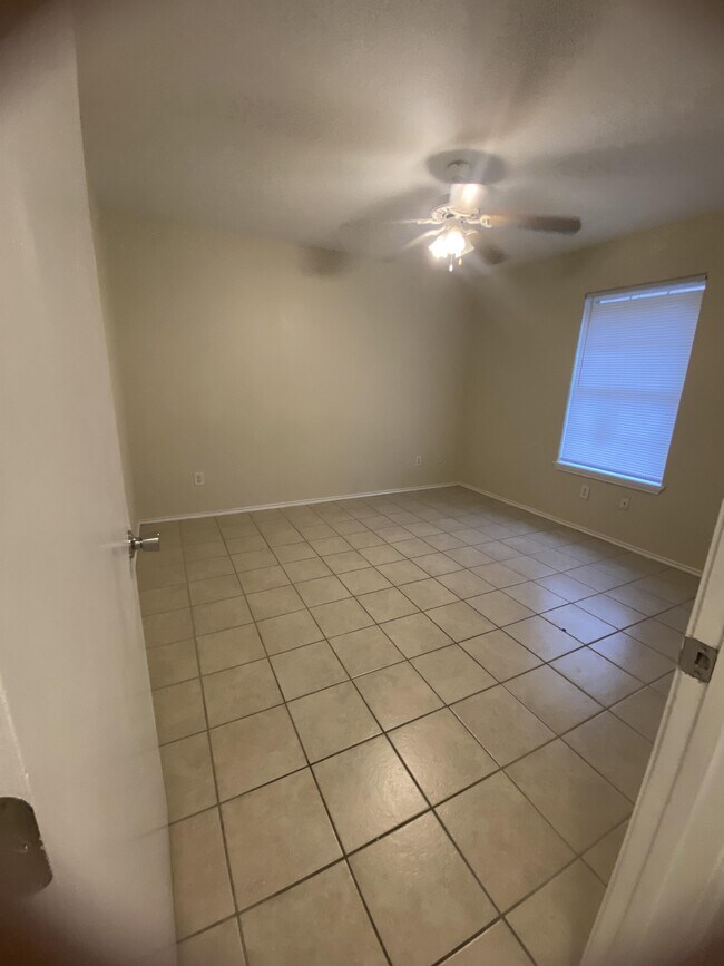 Building Photo - 2407 Moonlight Ln