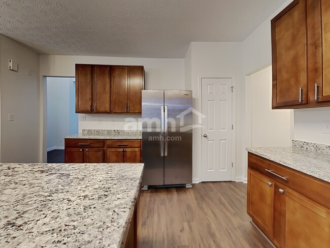 Building Photo - 13139 N Elster Way
