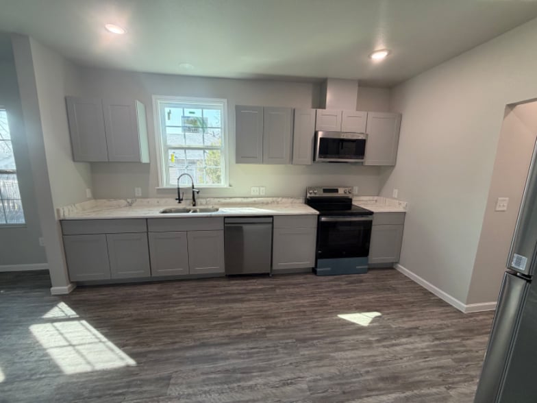 Building Photo - 1623 W Ashby Pl