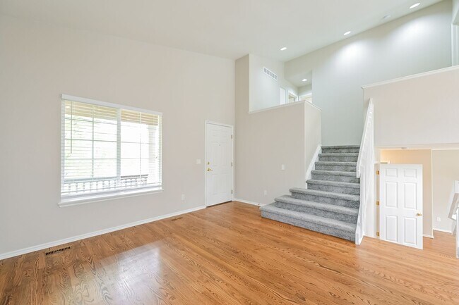 Building Photo - Highlands Ranch Newly Renovated 3 bed 2.5 bath