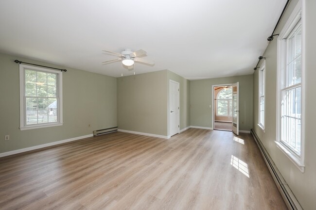 Building Photo - 55 Holbrook Hill Rd