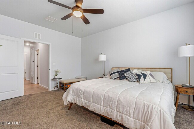 Building Photo - 6556 Ta Suil Pl