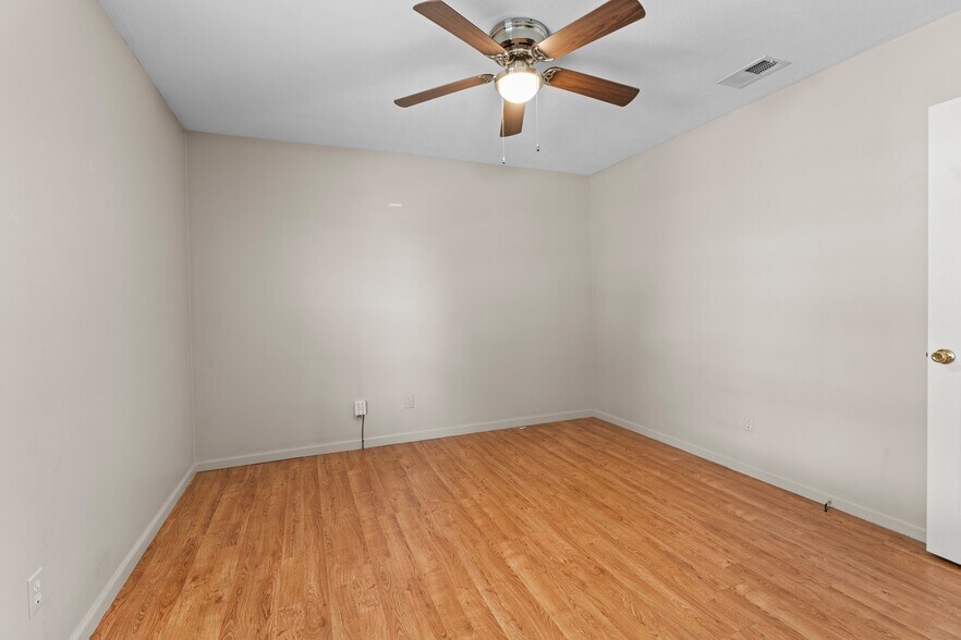 Building Photo - 2822 Airwood Dr
