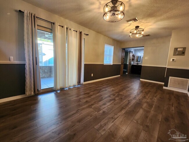 Building Photo - 5140 Choctaw Ave