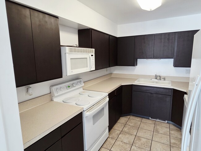 Building Photo - 1968 E 5850 S