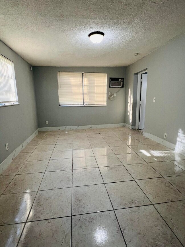 Building Photo - 3630 SW 46th Ave