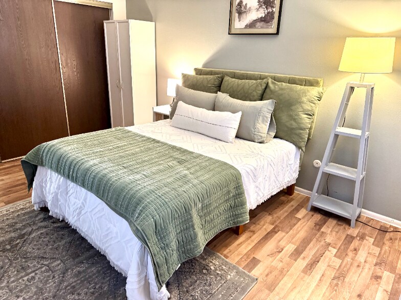 Building Photo - 2639 S Xanadu Way