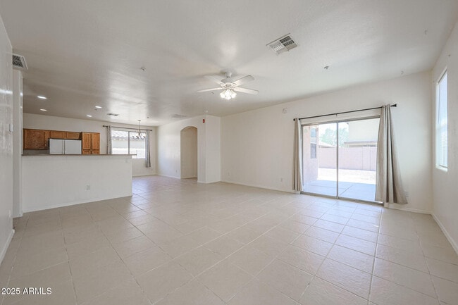 Building Photo - 16925 W Nottingham Way