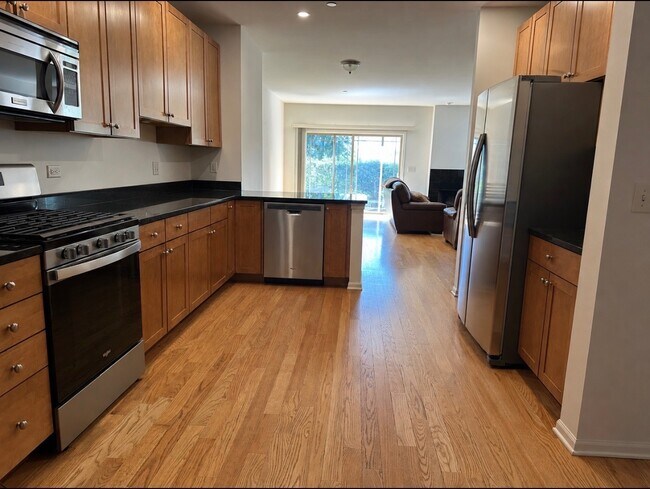 Building Photo - 152 Finstad Dr