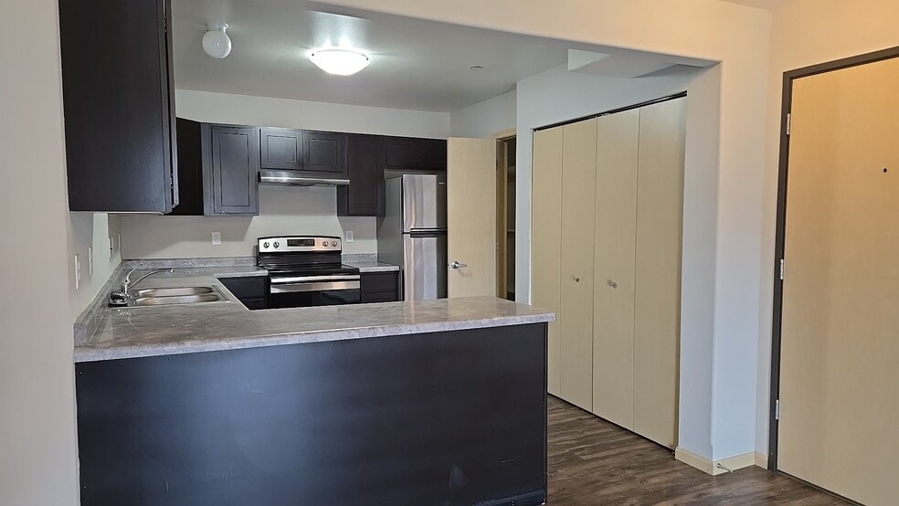 Building Photo - 956 Boston Way