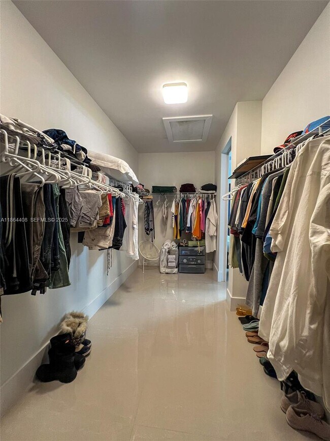 Building Photo - 14680 SW 17th St