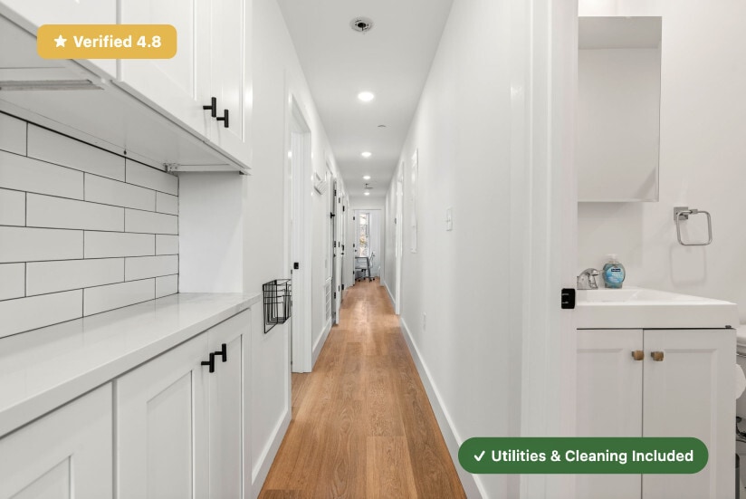 Building Photo - Furnished Private Bedroom with Private Bath in East Boston!