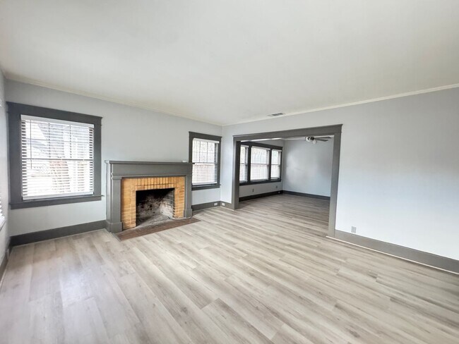 Building Photo - 723-725 H STREET