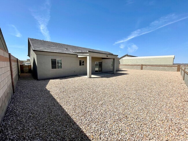 Building Photo - Beautiful 3 Bedroom Home in Southern Vistas w/ Solar!