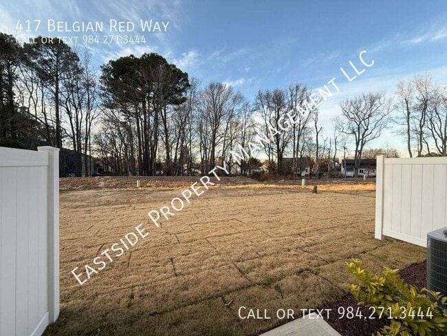 Building Photo - 417 Belgian Red Wy