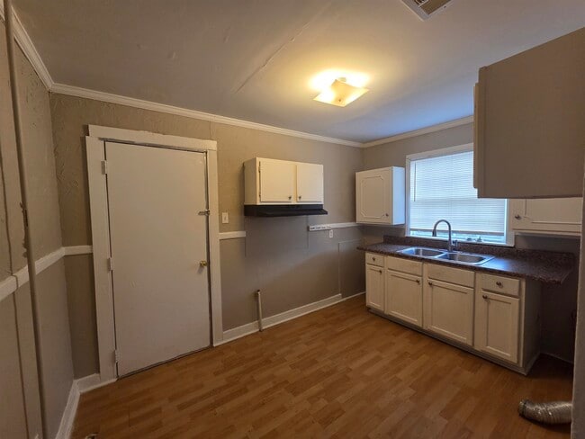 Building Photo - 3458 Radford Rd