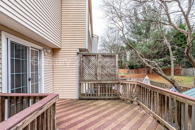 Building Photo - 5328 Larochelle Ct