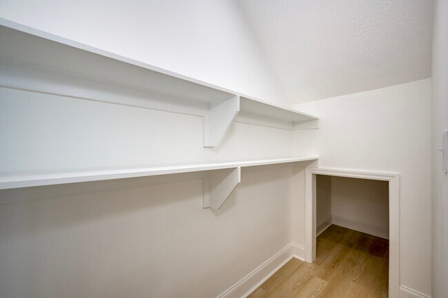 Building Photo - 412 Riley Ln