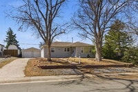 Building Photo - Charming 3-Bed 1-Bath Littleton Home!