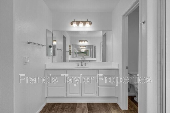 Building Photo - 401 Whitby Gn