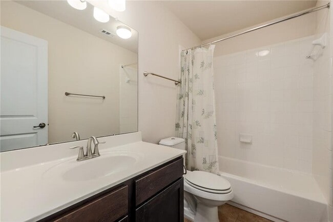 Building Photo - 1925 Littlefield St