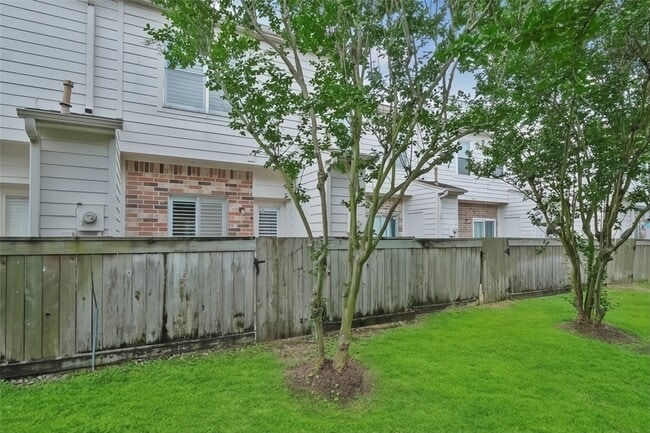 Building Photo - 2910 Grants Lake Blvd