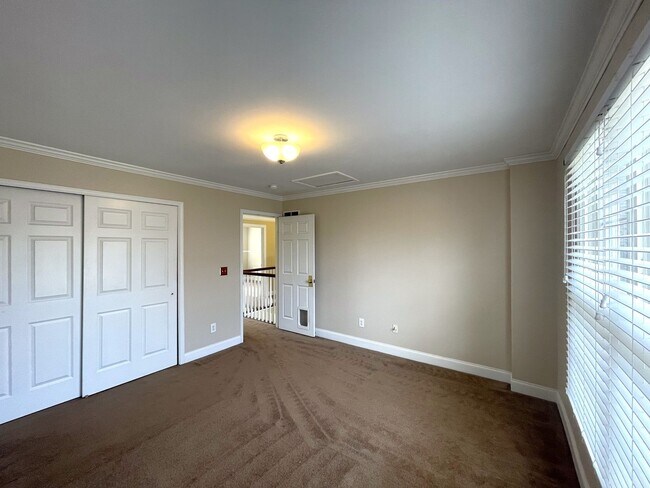 Building Photo - 4823 Vista Ridge Dr