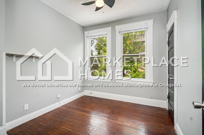 Building Photo - 2922 Hackberry St