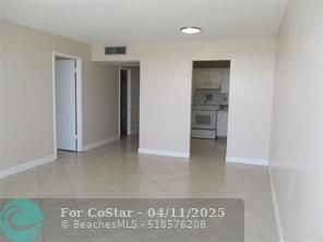 Building Photo - 2761 Taft St